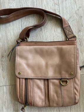 Fossil Vintage Morgan Traveler Tan Leather Crossbody with Front Flap